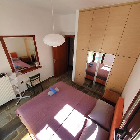 Julia'S Apartment Каламата Экстерьер фото