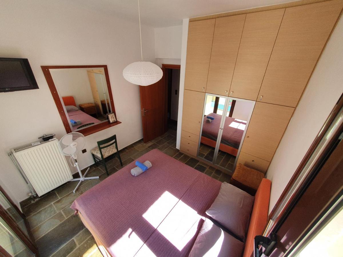 Julia'S Apartment Каламата Экстерьер фото
