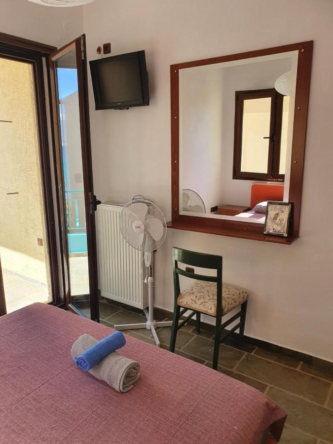 Julia'S Apartment Каламата Экстерьер фото