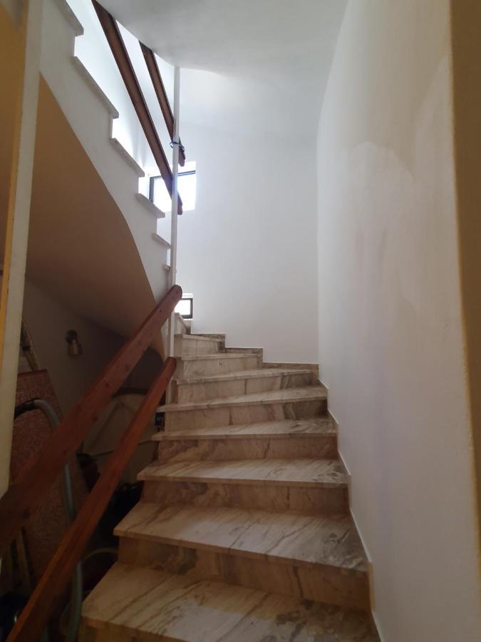 Julia'S Apartment Каламата Экстерьер фото